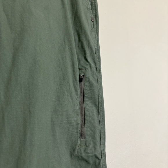 Vuori Army Green Women’s DuraTerra Ripstop Pants Size XL Activewear - Picture 6 of 14